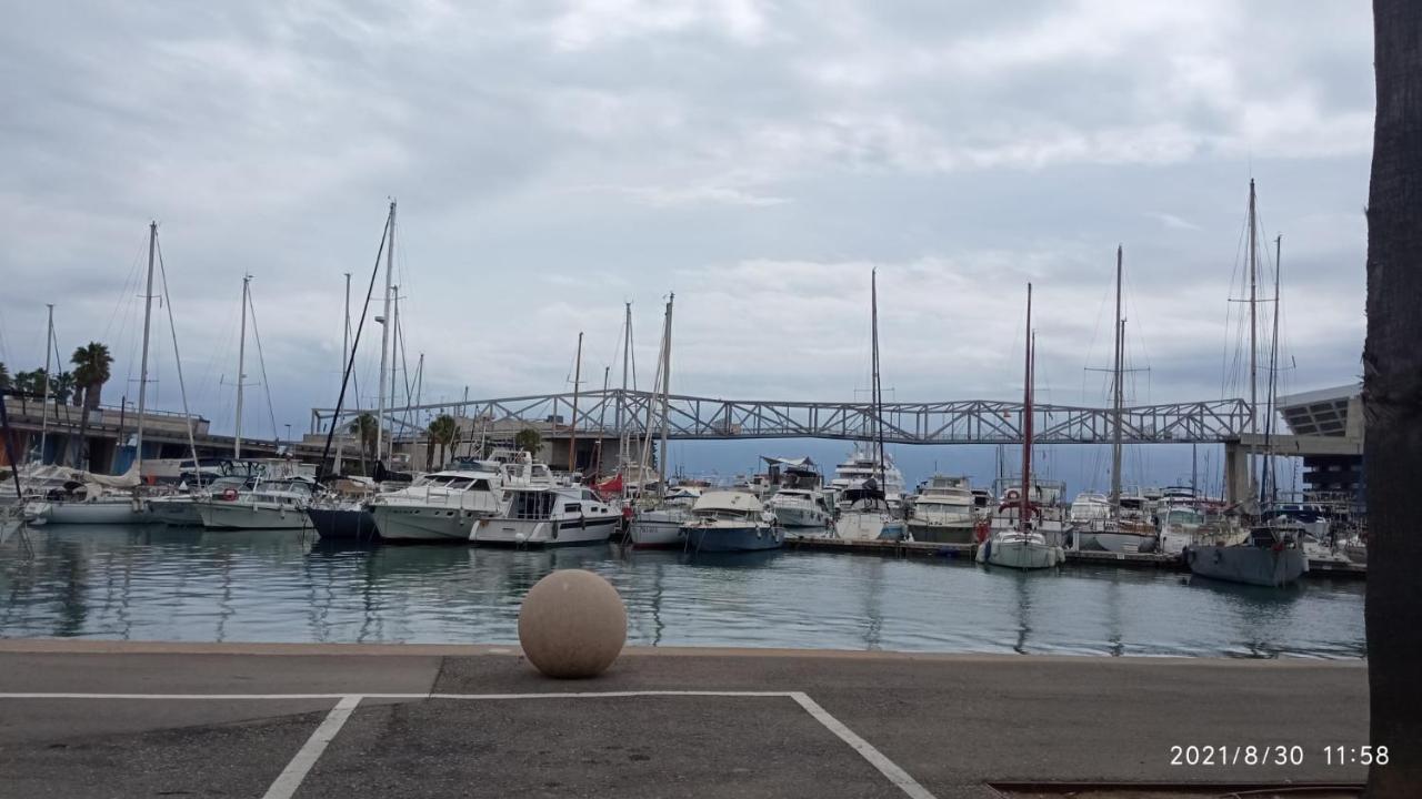 سان أدريان دي بيزوس Encantador Barco En Barcelona المظهر الخارجي الصورة